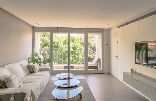 Pines Belle - Two Bedroom Apartment, Sleeps 4