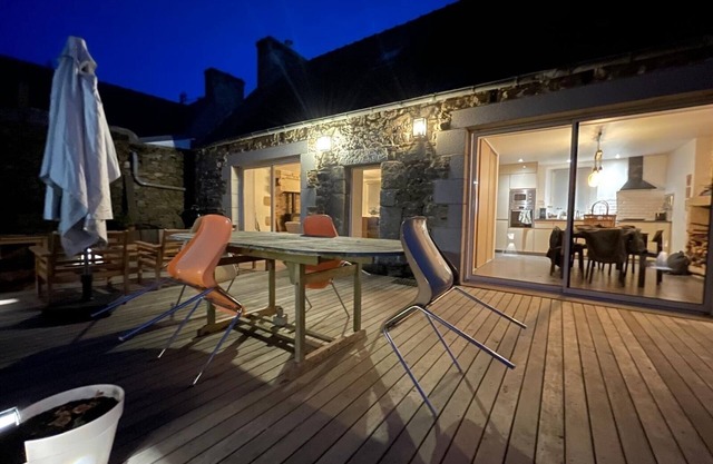 Pink Granite Coast in Brittany: Comfortable Home with Wi-Fi