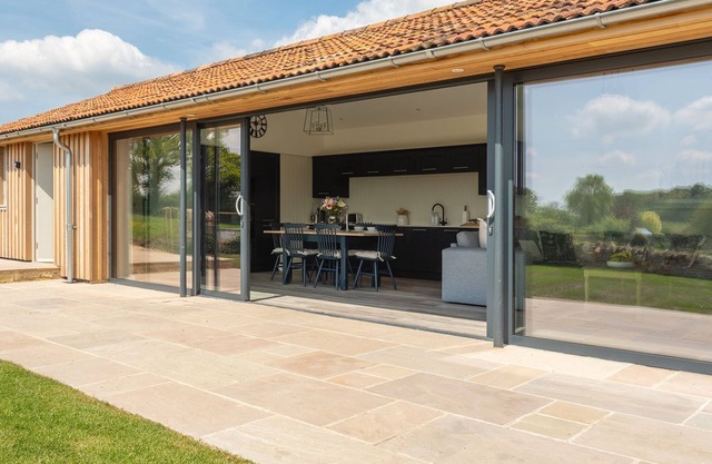 Pipehouse - sleeps 6 in 3 bedrooms