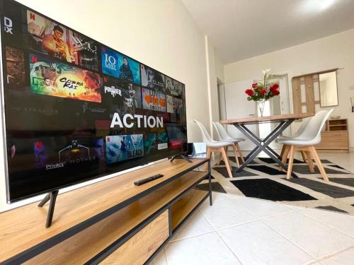Platform 357 Romanou Apartment near Landmark Hotel