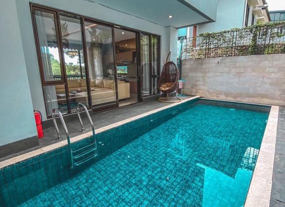 Platinum Dago Resort villa 15px Private Pool Bandung