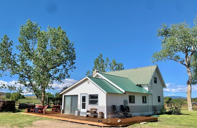 Platte River Homestead - Rustic Charm Meets Riverfront Serenity