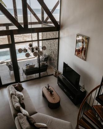 Playa Laska - Beachfront Luxury Villa & Pool