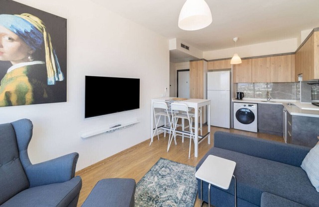 Pleasant Flat with Shared Pool in Kepez