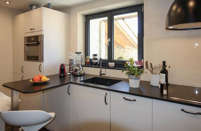 Pleasure, beautiful nature and comfort describe your vacation in Eyzahut.