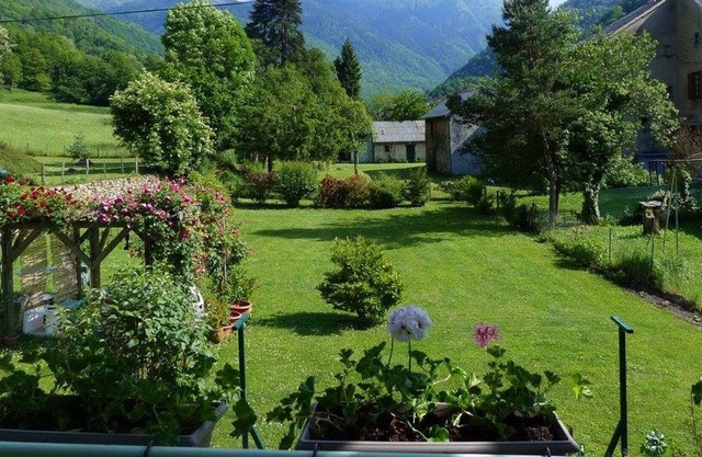 pleasure of a village life, magnificent view of the mountains, calm, comfort.