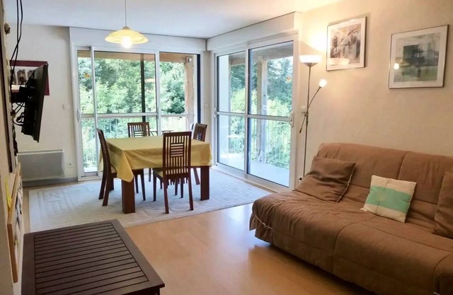 Pleiades Residence - Bright apartment with 2 balconies and covered parking