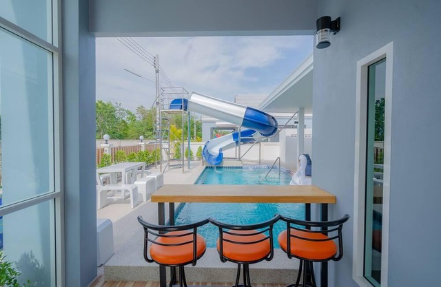 Ploypoolvilla