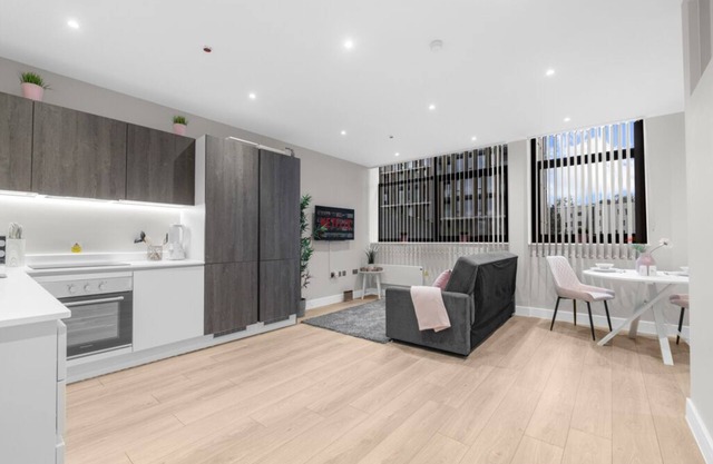 Pluxa Blush 1 Bed Apartment in Harrow
