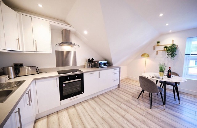 Pluxa Lemon Quartz 1 Bed Apartment in Sutton