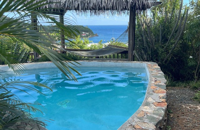 Poi Pu St John - Great Views, Total Privacy & Tesla Solar Backup System