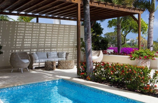 Poinciana Villa - Beach Front - 2 Bedrooms