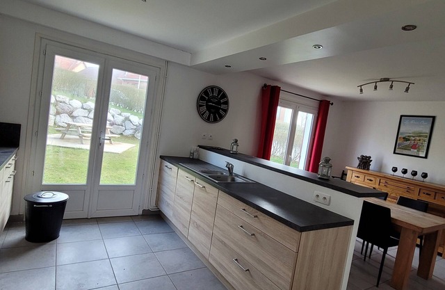 Pol ter: the gite 400m from the beach