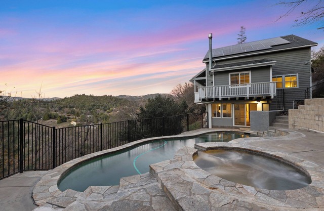 Polaris Ridge – Views, Star Gazing, Pool + Jacuzzin