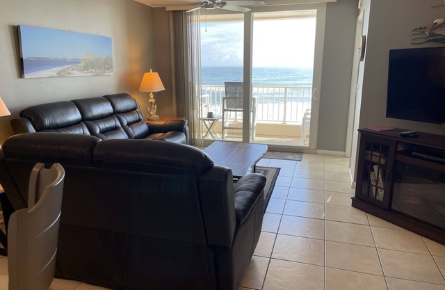 Ponce Inlet Oceanfront with Private Balcony, No-Drive Beach, Newly Renovated