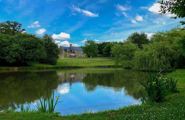 Pond-side property, games room, Tiny House, sea & Mont-St-Michel