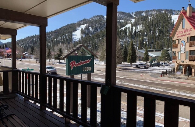 Ponderosa Lodge