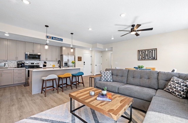 PonDerosa Place: Desert Color Lagoon + Beaches