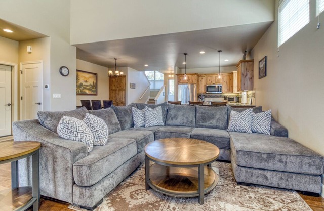 Pool Access ⭑ Bikes + Trails ⭑ Loft ⭑ Patio ⭑ WiFi ⭑ Golf & Sports Center Nearby