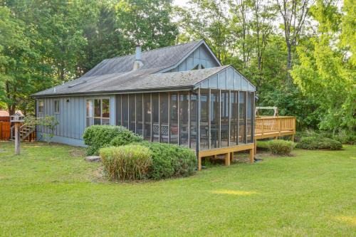 Pool Access Peaceful Cabin in The Woods Resort!