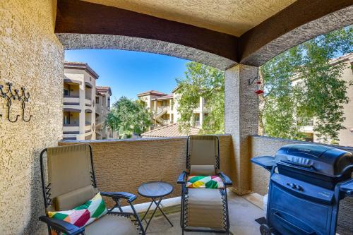 Pool Access, Private Patio and Grill Mesa Condo!