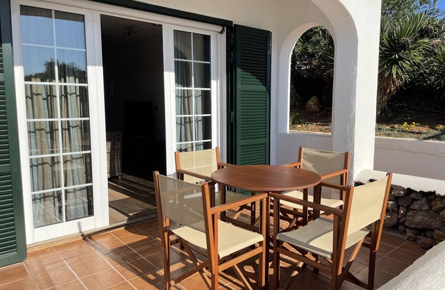 Pool and sea views in Fornells