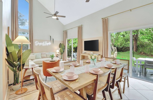 Pool BBQ Amazing Location Playroom Luxury Rental