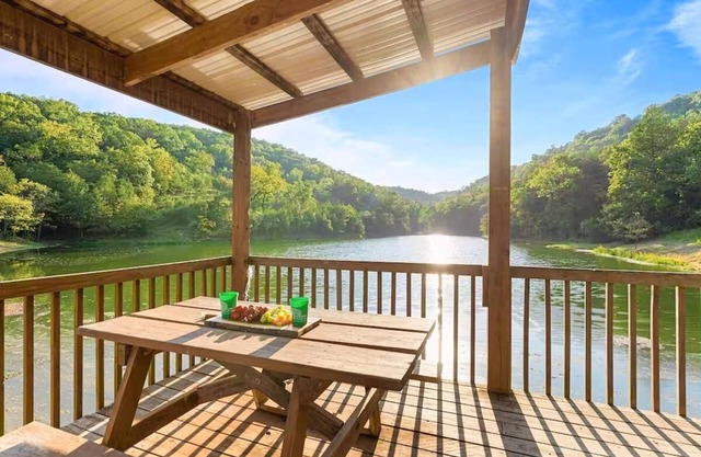Pool, Hiking Trails & Pond, Ping Pong, Games! Close to SDC, Shows, Shopping