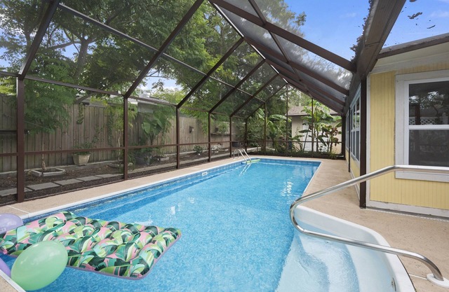 Pool Home Pet Friendly No Breed/Size Restrictions