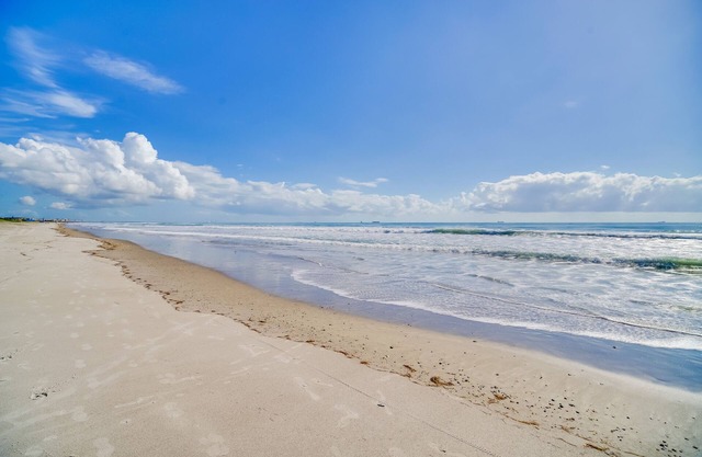 Pool, Hot Tub & Beach Access: Cocoa Beach Home!