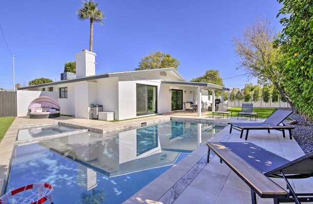 Pool, Jacuzzi and Fire Pit Scottsdale Escape!