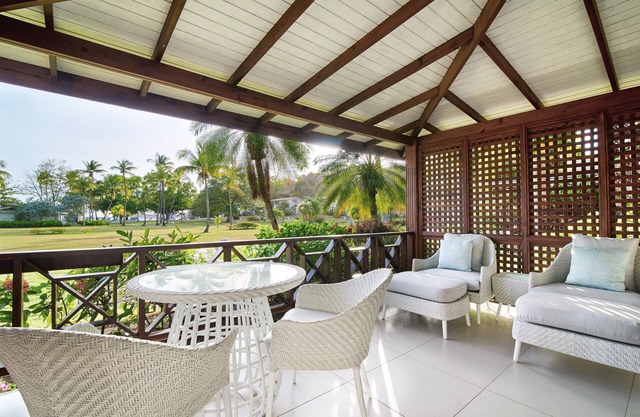 Pool Suite - 2 Bedrooms by Fantasia Villas