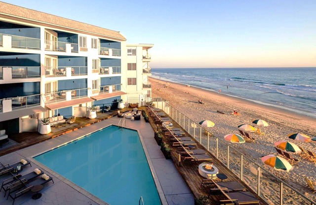 Pool Terrace 2 Queen at Beach Terrace, Four Spacious Units with Pool View