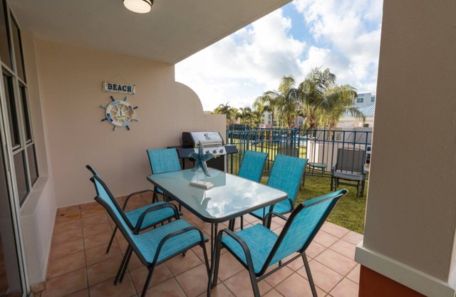 Pool view garden apartment