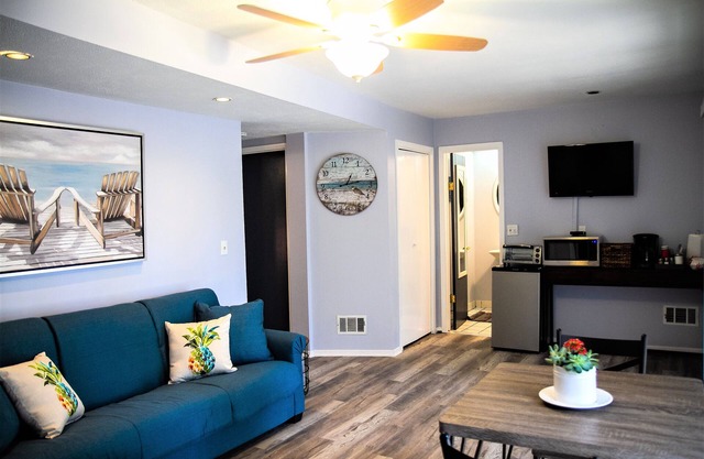 Poolside Getaway, Kitchenette, safe location