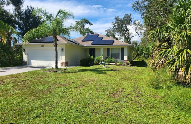 Poolside Paradise - 3BR/2BA Home in Rotonda Lakes heated saltwater pool
