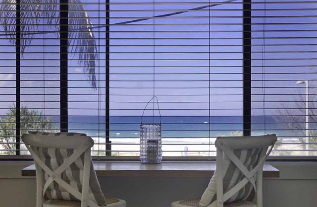 Poppy's by the Beach - Bilinga / North Kirra Beachfront - Min. 3 Night Stays!