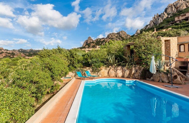 Porcospino: sea-view and shared pool