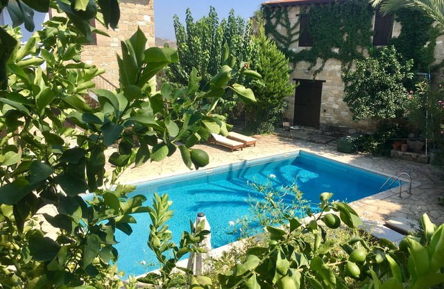 Porfyrios Country House