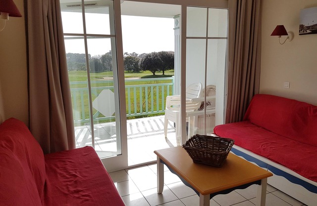 Port Bourgenay T2 apartment Facing the golf course, south facing