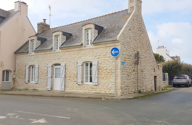 Port de Kérity 100m away - Traditional house with all comforts - Enclosed garden