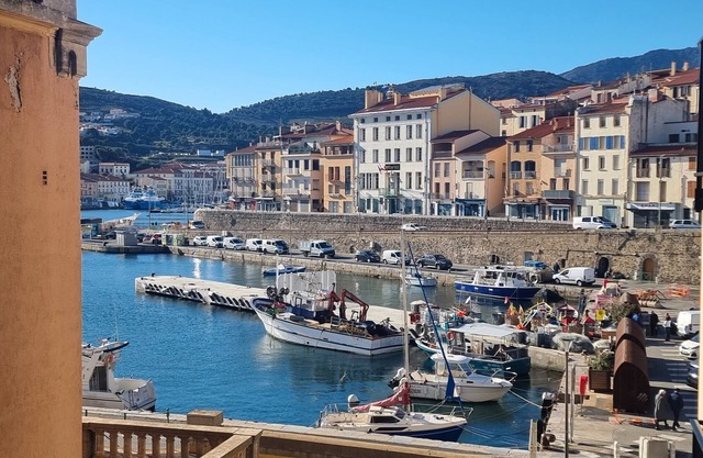 Port-Vendres - 2-Bedroom Apartment with Parking and WIFI