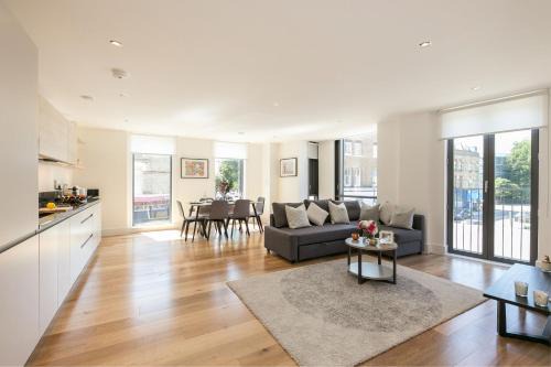 Portobello Apt with Floor-to-Ceiling Views