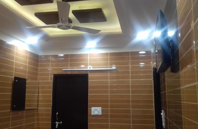 Posh Sdelhi Foreigners Area, Vsafe, Lajpat Ngr-2