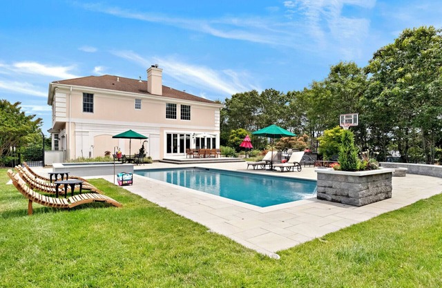 Post-Modern Residence on 1.6 Acres, Spacious Living Areas Including a.