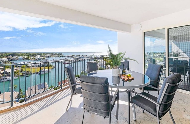 Postcard Vista Scenic Balcony Haven with Pool