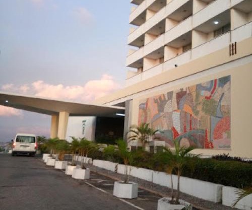 Premier Hotel- Executive Suite