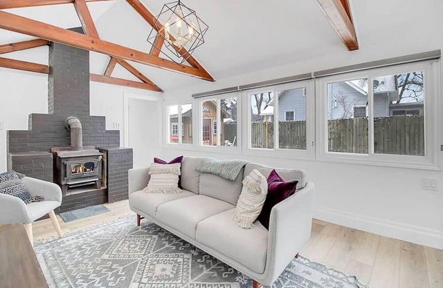 Premiere Oxley Cottage in the Heart of Wine County