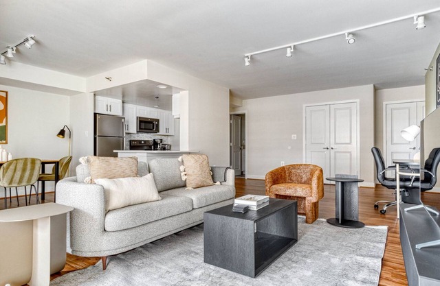 Premium Ballston 2BR w/Concierge, W/D & Pool, near Metro, by Blueground