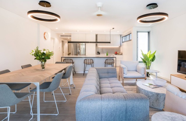 Premium Beachside apartment living in Coogee- E6